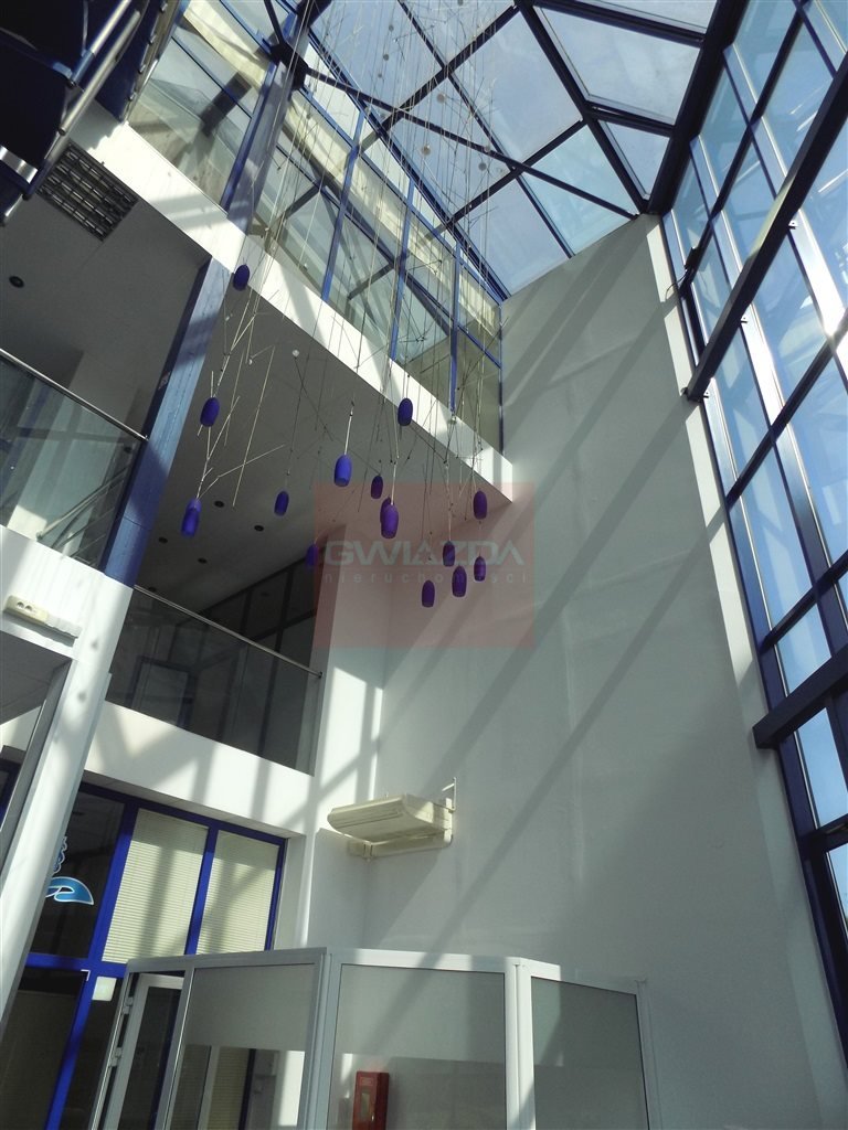 Wynajem biura 1376 m² w centrum Woli z parkingiem Warszawa, Wola, Młynów  1 376m2 Foto 1