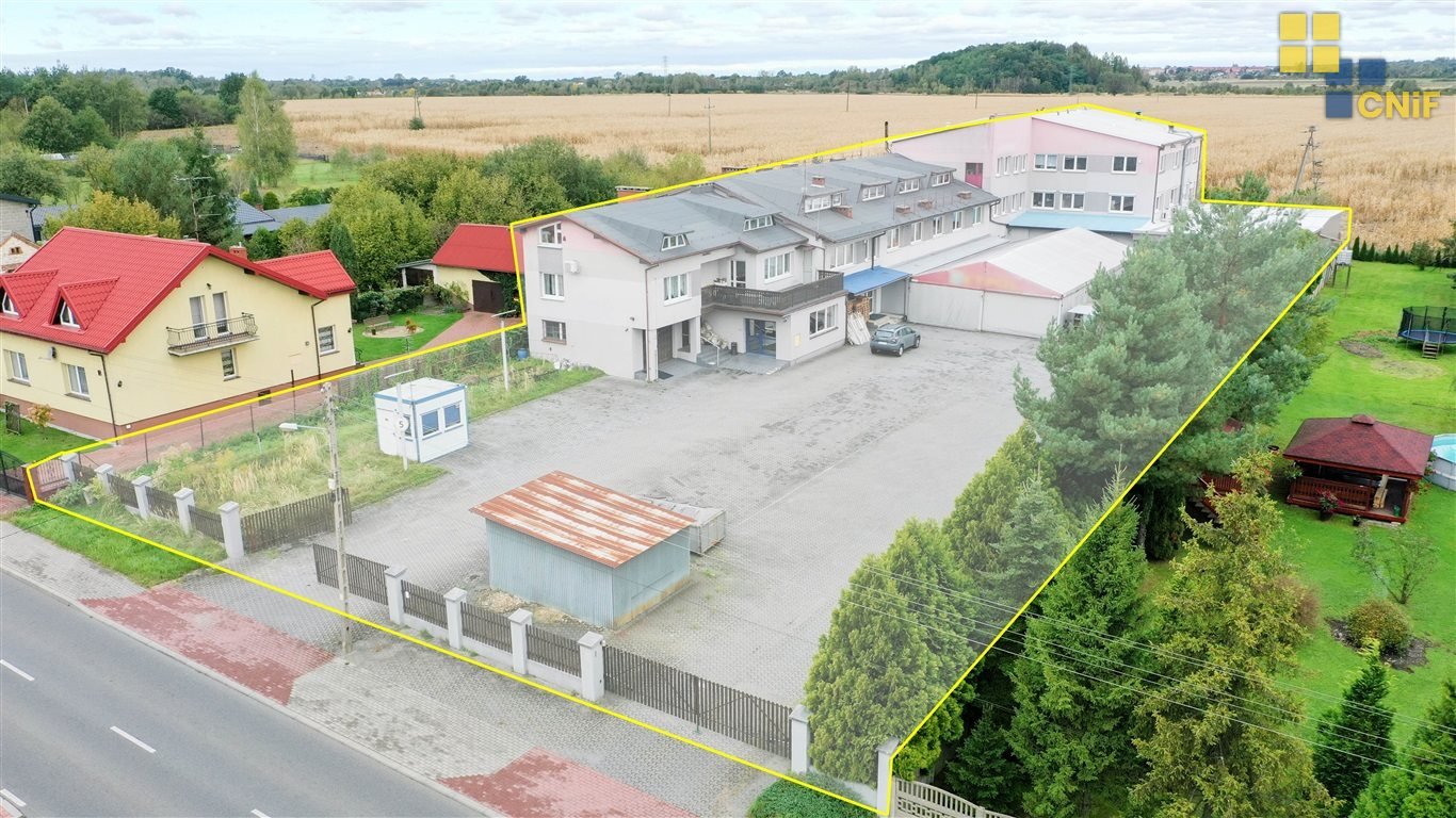 Lokal użytkowy na sprzedaż Poczesna  2 000m2 Foto 1