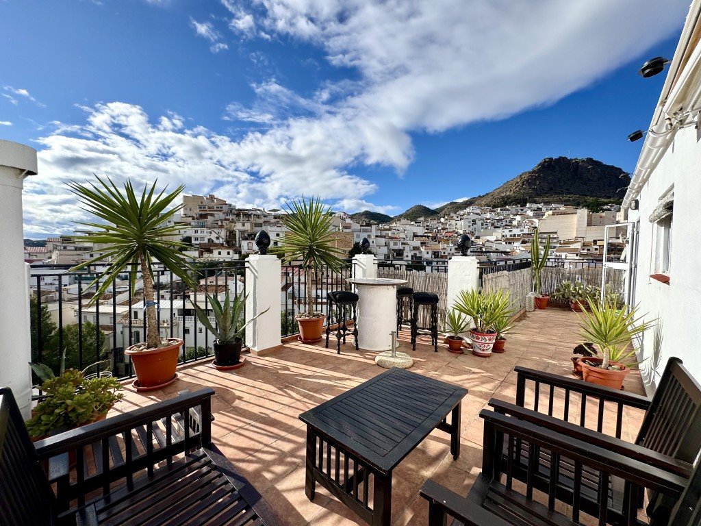 Mieszkanie czteropokojowe  na sprzedaż Hiszpania, Malaga  84m2 Foto 1