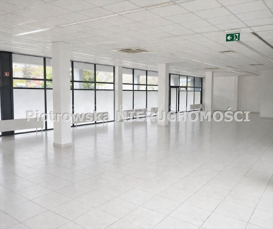 Duży lokal handlowo-usługowy 300 m² z witryną w Zduńskiej Woli Zduńska Wola  300m2 Foto 1