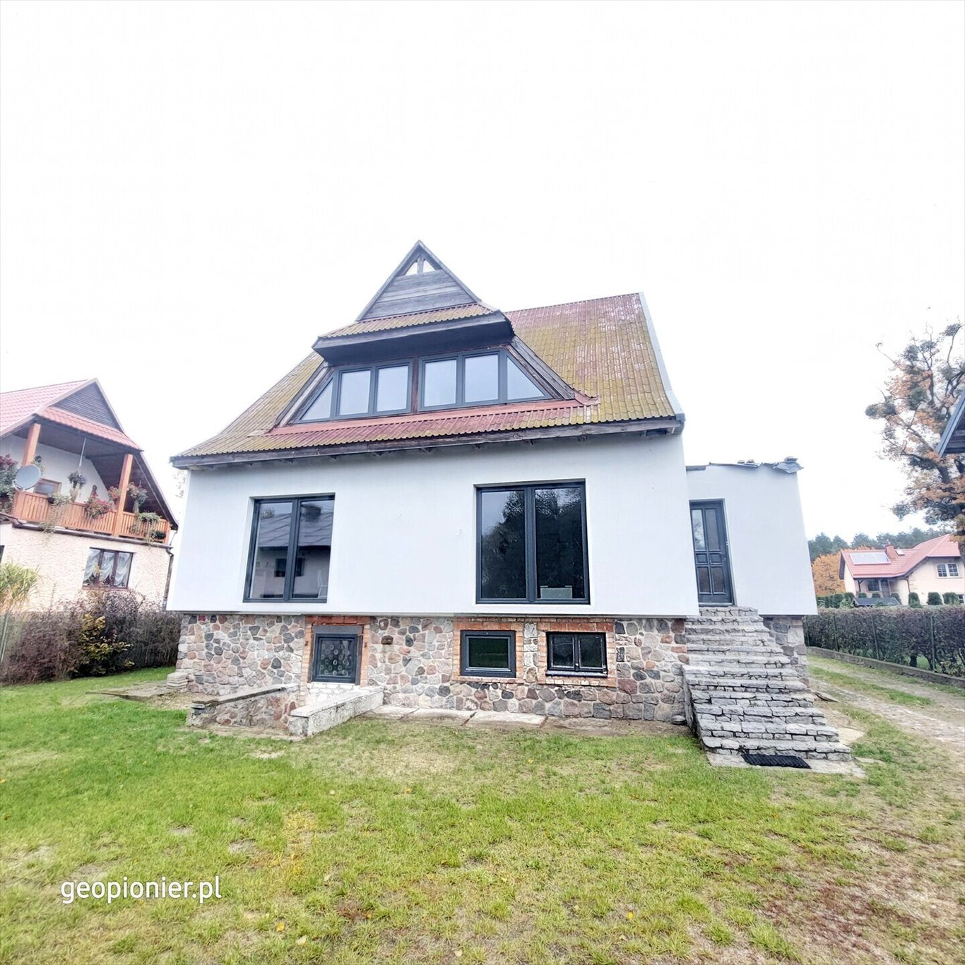 Przestronny dom z poddaszem i garażami, 160 m2, Międzylesie Międzylesie, ul. Lipowa  160m2 Foto 1