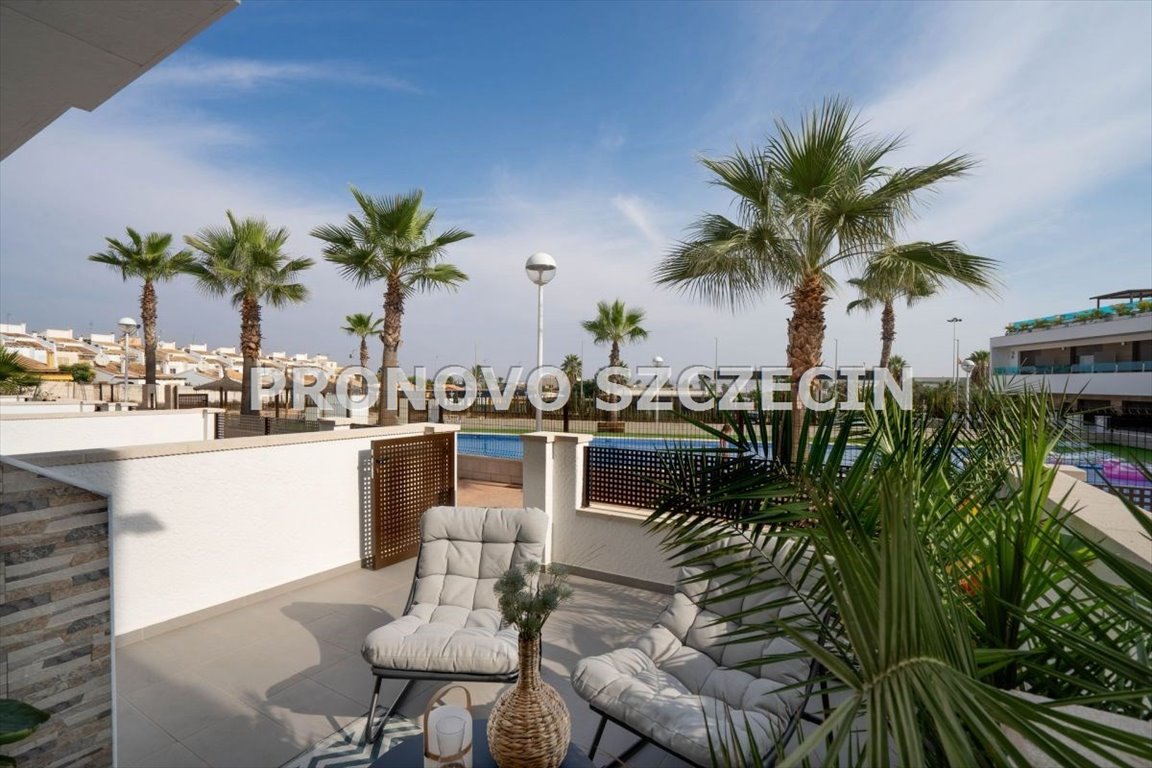 Sprzedam bliźniak z basenem i widokiem na góry w Torrevieja Hiszpania, Torrevieja, Alicante  115m2 Foto 1