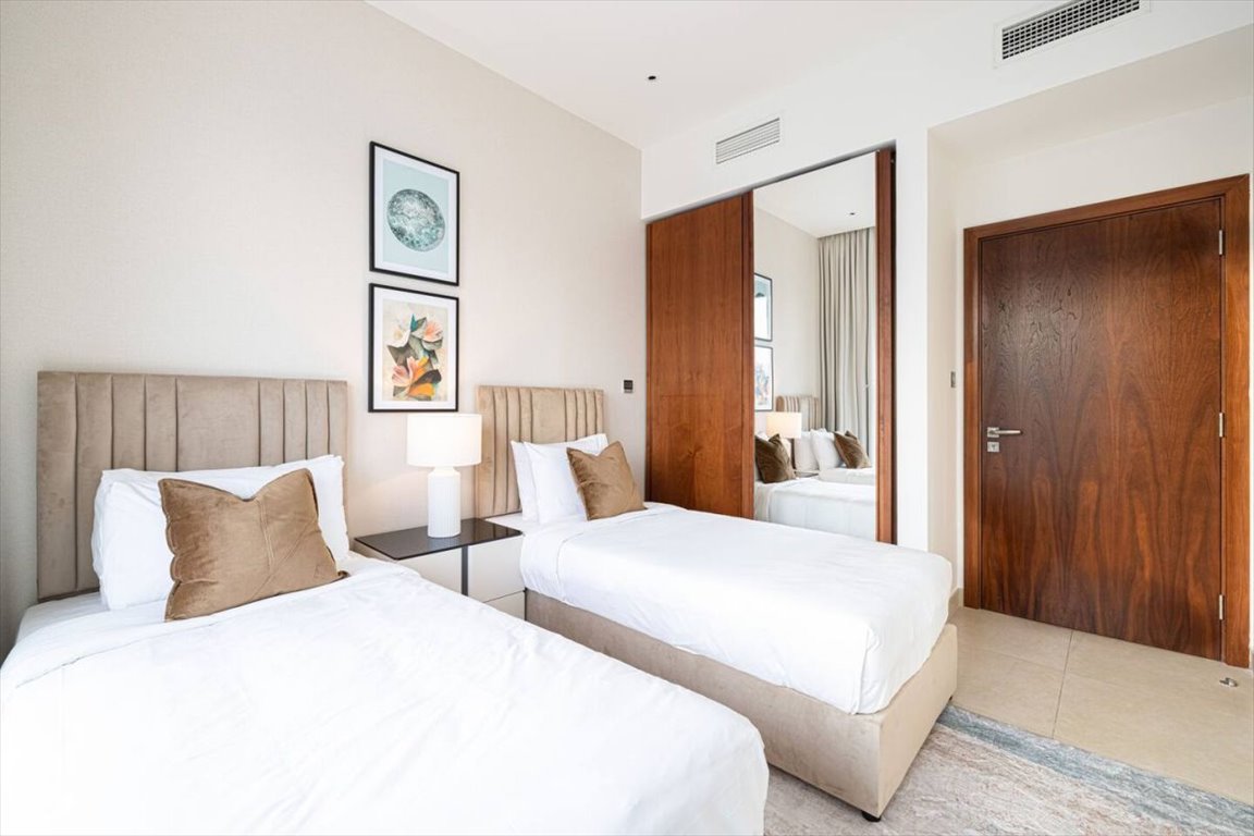 Mieszkanie czteropokojowe  na wynajem Zjednoczone Emiraty Arabskie, Dubaj  130m2 Foto 12