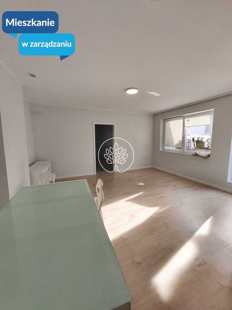 Przestronne 40 m² mieszkanie z pełnym wyposażeniem i cichą okolicą Koronowo, Okrężna  40m2 Foto 1