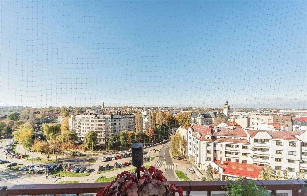 Mieszkanie trzypokojowe na sprzedaż Bielsko-Biała, ul. Romana Dmowskiego  56m2 Foto 2