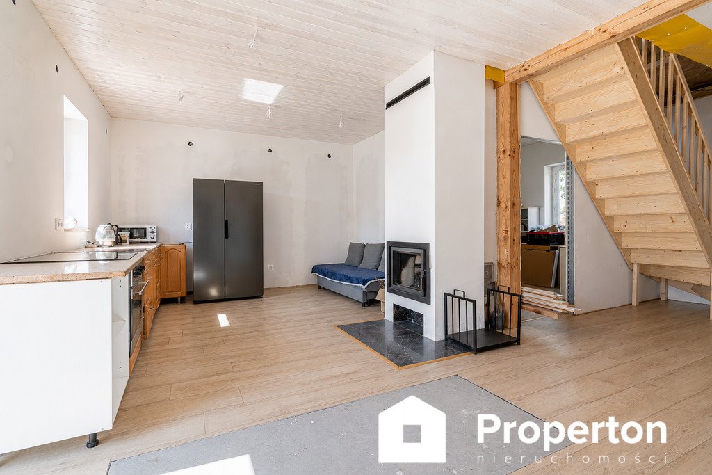 Urokliwy drewniany dom z dużą działką w Jasiorówce Jasiorówka  60m2 Foto 1