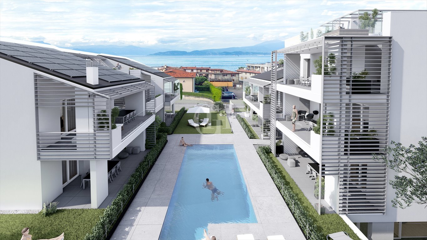 Ekskluzywne mieszkanie z tarasem i widokiem na jezioro Włochy, Peschiera del Garda  65m2 Foto 1