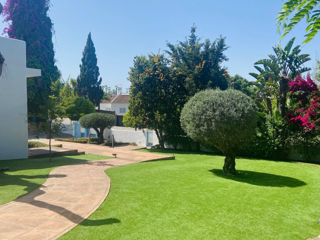 Luksusowa villa z basenem i 7 sypialniami w Sotogrande Hiszpania, Sotogrande, San Roque, Sotogrande Costa  435m2 Foto 1