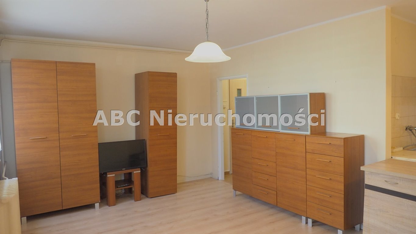 Kawalerka na sprzedaż Piła, Śródmieście  28m2 Foto 1