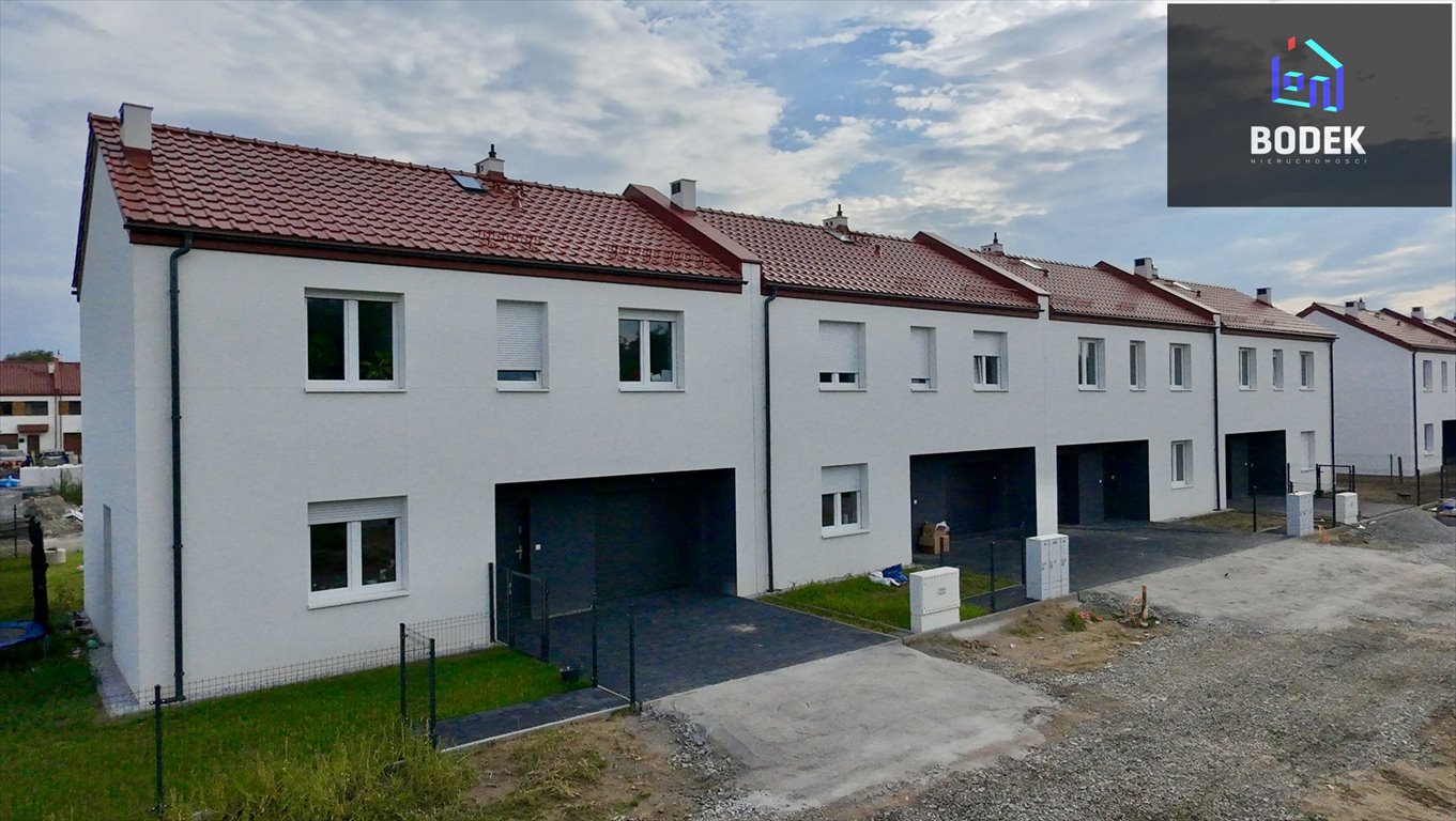 Skrajny dom w Dobrzykowicach z garażem i 5 pokojami Dobrzykowice, Dobrzykowice, Jesienna  113m2 Foto 1