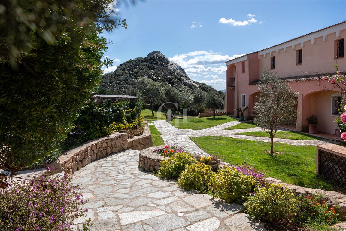 Mieszkanie dwupokojowe na sprzedaż Włochy, Arzachena  90m2 Foto 1