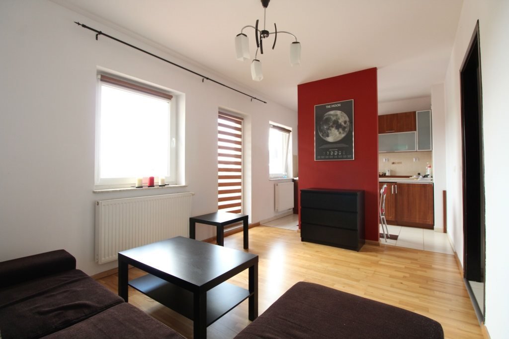 Przestronna kawalerka z balkonem i komórką w Wysokiej Wysoka, Cztery Podkowy  30m2 Foto 1