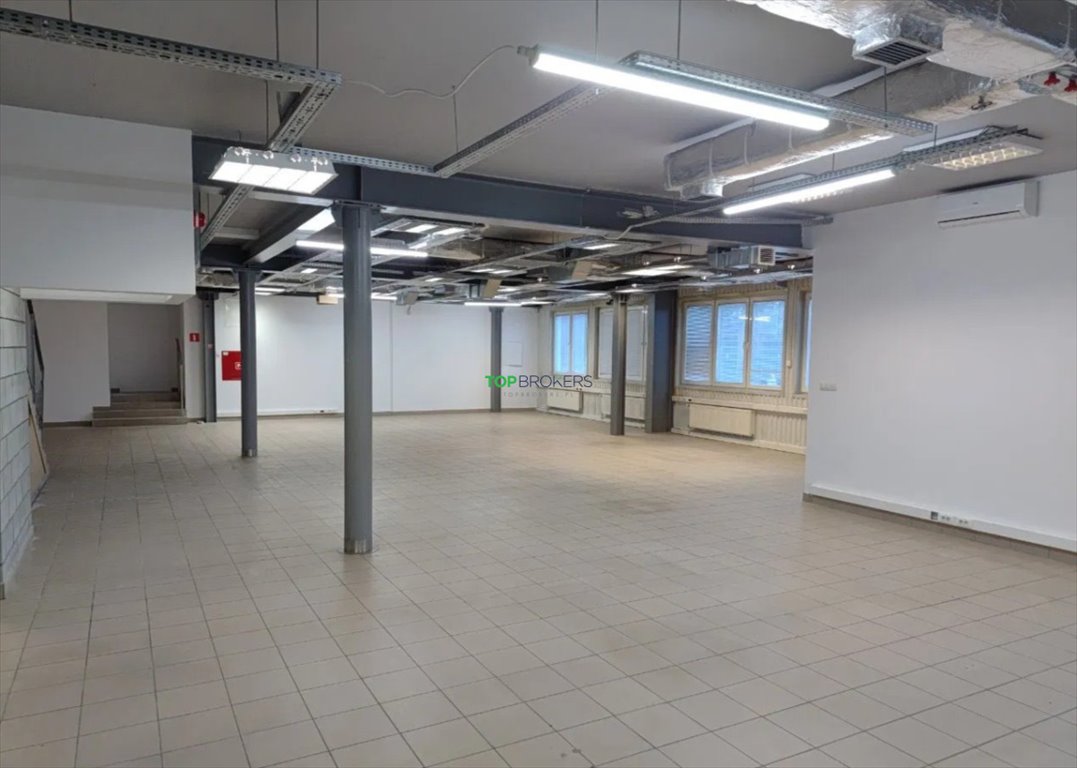 Na wynajem hala magazynowa 556 m² z biurami i parkingiem Warszawa, Białołęka Brzeziny  556m2 Foto 1