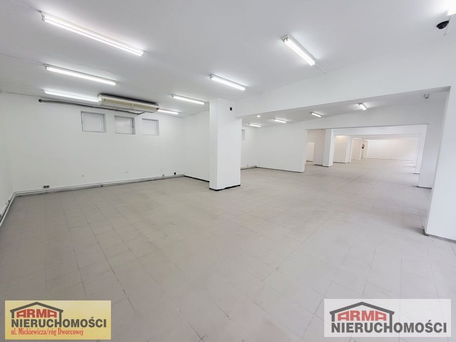Lokal użytkowy 380 m² w centrum Pyrzyc - 6 wejść Pyrzyce, centrum, Bogusława X  380m2 Foto 1