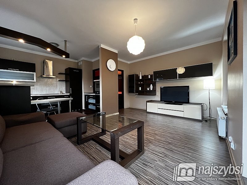 Przestronne mieszkanie z tarasem, komórką i parkingiem Kołobrzeg, Miasto  50m2 Foto 1