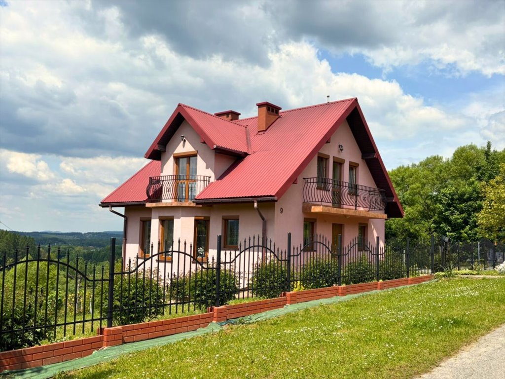 Dom na sprzedaż Lesko  140m2 Foto 1