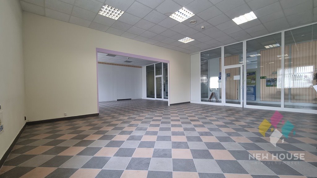 Lokal handlowo-biurowy 94 m2 z parkingiem i schodami ruchomymi Olsztyn, Kardynała Stefana Wyszyńskiego  94m2 Foto 1