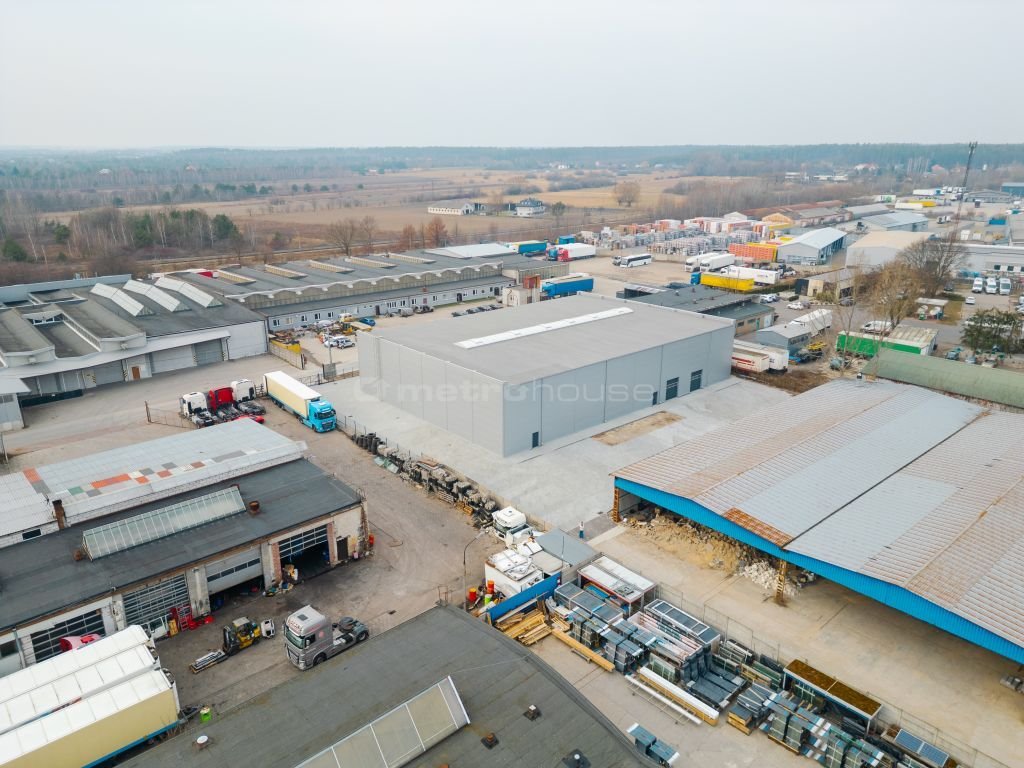 Magazyn na sprzedaż Wyszków  1 690m2 Foto 1