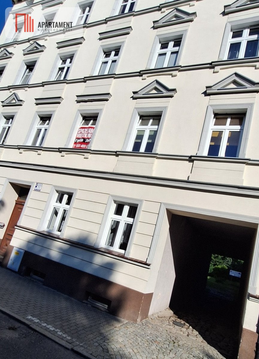 Na sprzedaż przestronne 3-pokojowe mieszkanie do remontu w centrum Świdnicy Świdnica  76m2 Foto 1