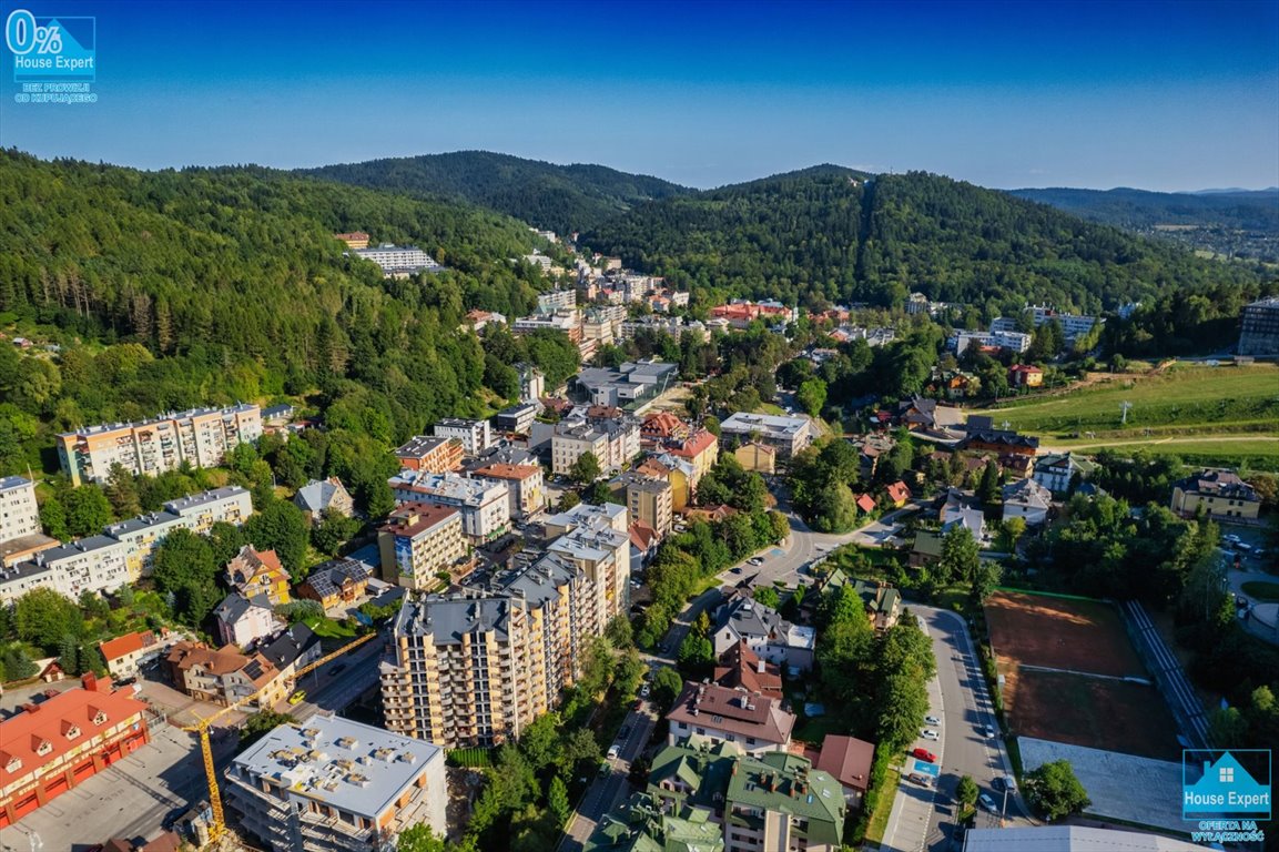 Do sprzedania funkcjonujący ośrodek wypoczynkowy 1467 m² w Krynicy-Zdroju Krynica-Zdrój  1 468m2 Foto 1