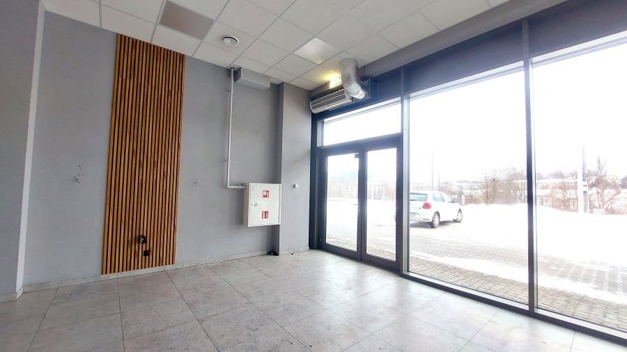 Nowoczesny lokal 78 m2 z witrynami w Gdyni Mały Kack Gdynia, Mały Kack, Strzelców  78m2 Foto 1