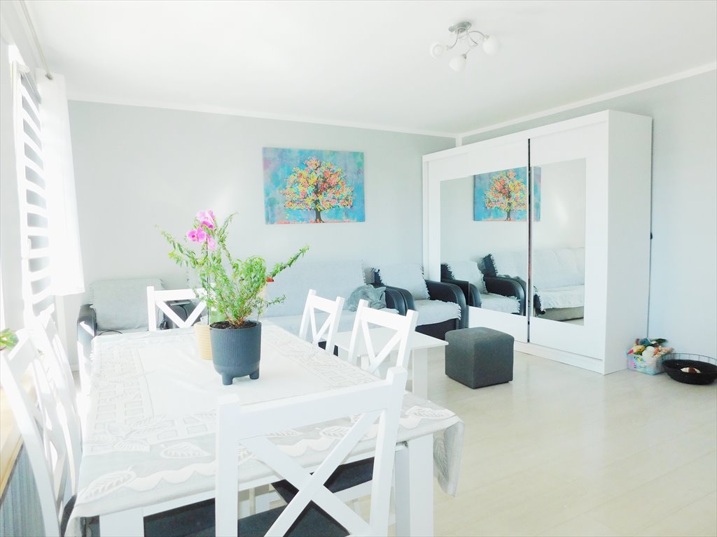 Mieszkanie trzypokojowe na sprzedaż Giżycko, Kombatantów  61m2 Foto 1