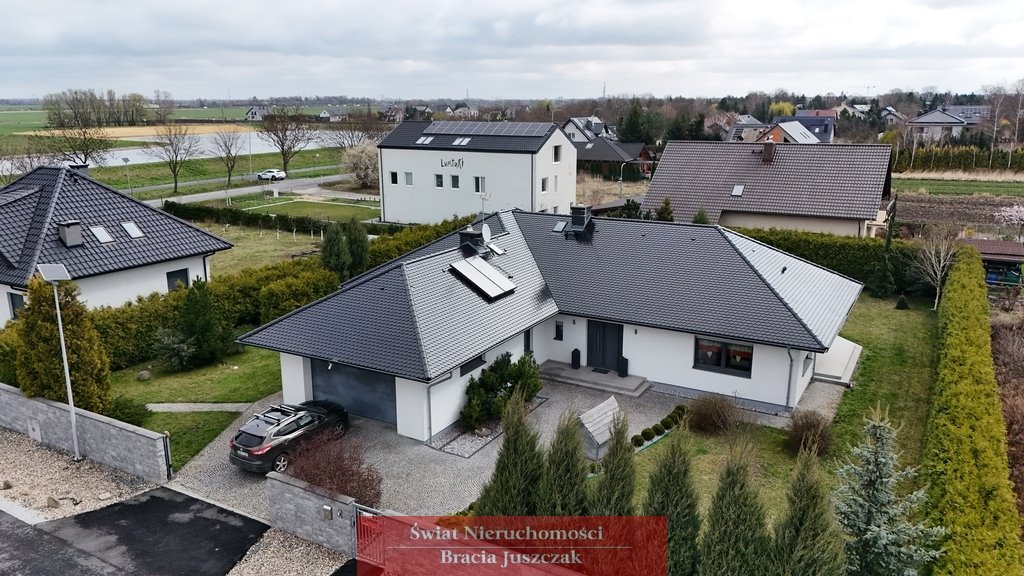 Komfortowy dom z ogrodem, 3 sypialnie, niezależne mieszkanie Smardzów  203m2 Foto 1