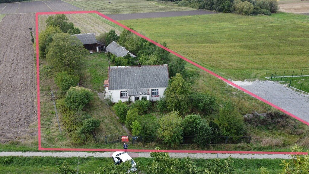 Siedlisko z domem do remontu, 0,88 ha, garaż i stodoła Dobrut  88m2 Foto 1