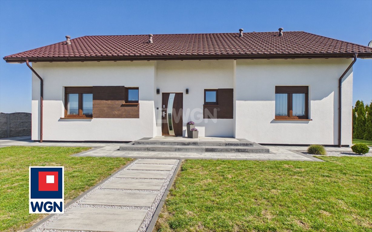 Urokliwy dom 108 m2 z przestronnym salonem i ogrodem Ociąż, Ociąż  108m2 Foto 1