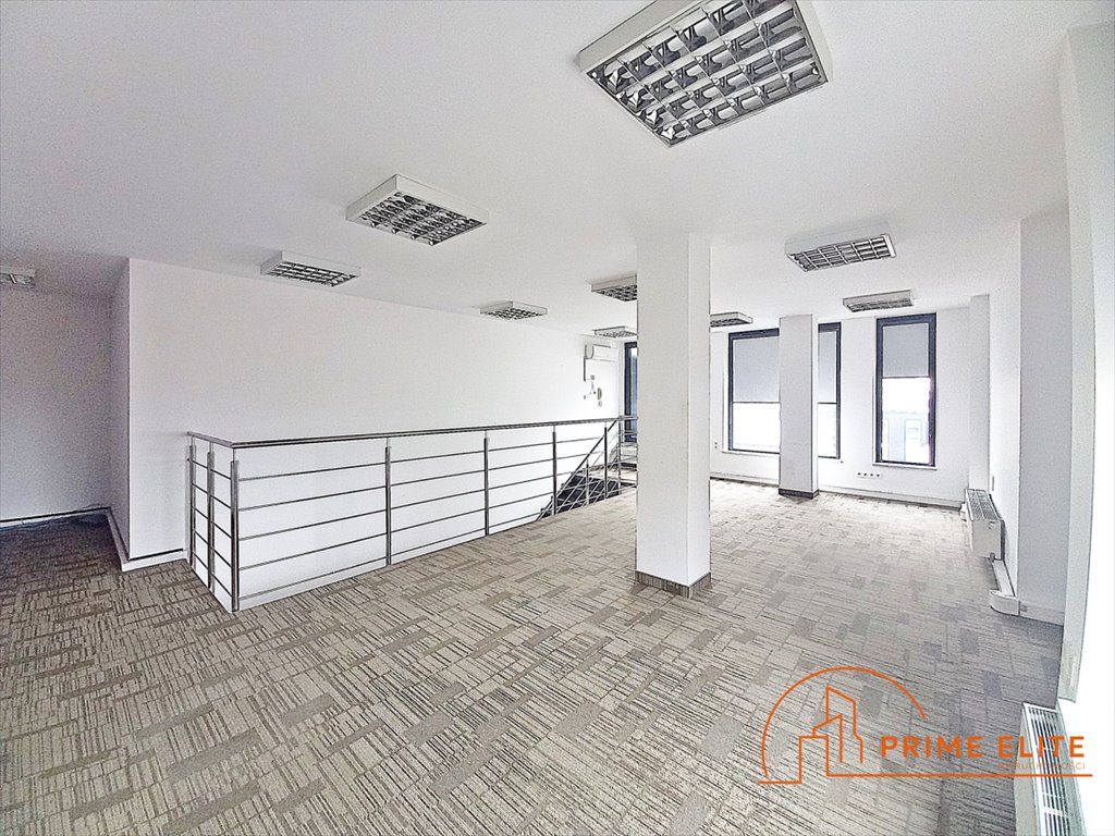 Dwupoziomowe biuro 124 m², klimatyzacja, monitoring, Włochy Warszawa, Włochy, Sabały  124m2 Foto 1