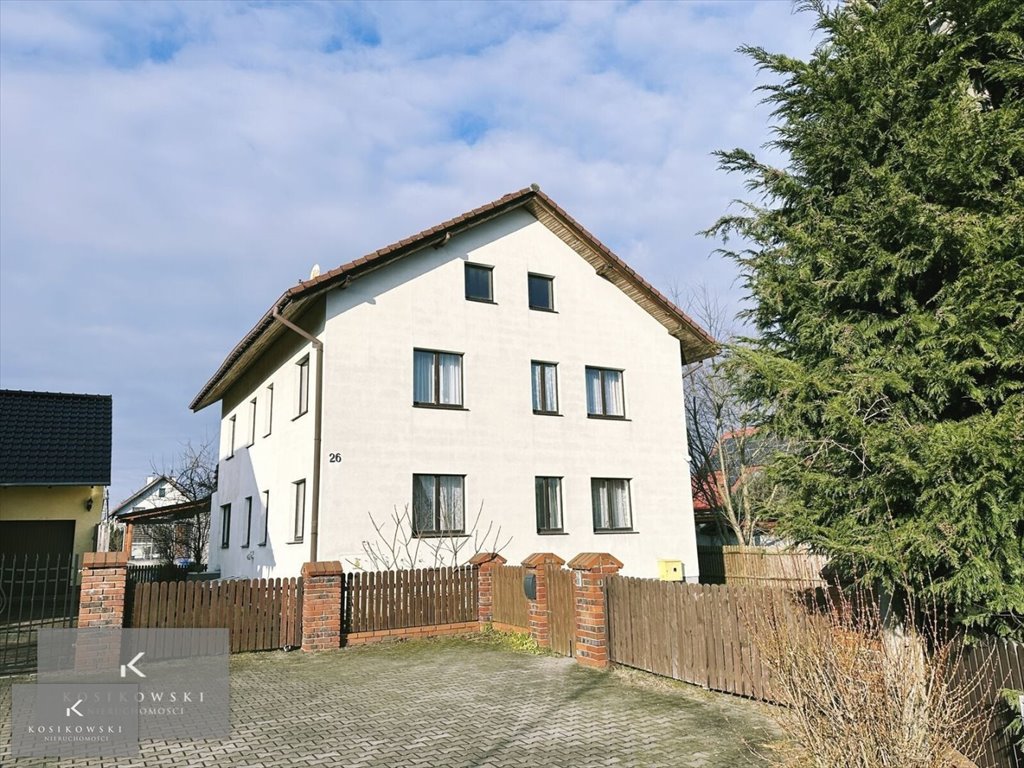 Przestronny dom 436 m² z dużym potencjałem i poddaszem Namysłów, Malinowa  436m2 Foto 1