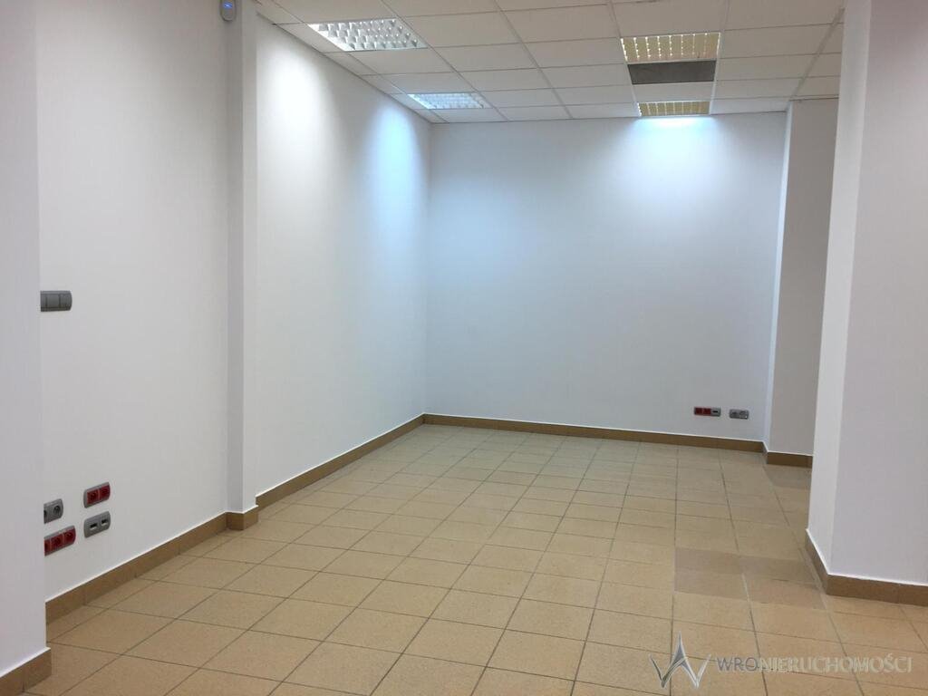 Przestronny lokal 95m² z dużą witryną i dwoma wejściami Wrocław, Tadeusza Kościuszki (Wrocław-Krzyki)  95m2 Foto 1