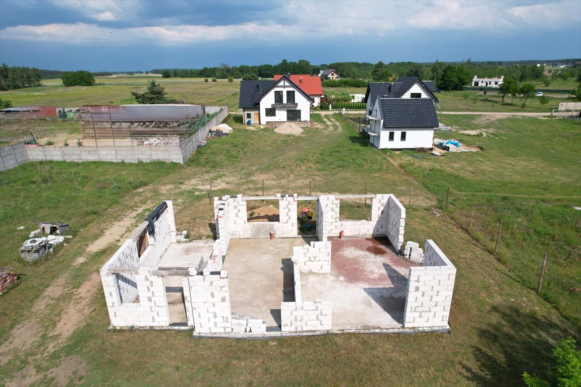 Do sprzedania dom w stanie surowym z garażem 138 m² w Szamocinie Szamocin  138m2 Foto 1