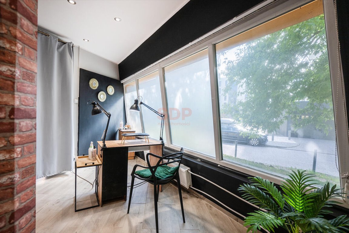 Lokal usługowy 47 m2 w centrum Krzyków z dużym potencjałem Wrocław, Krzyki, Krzyki, Ślężna  47m2 Foto 1