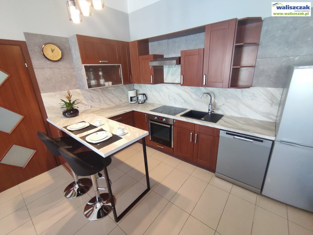 Mieszkanie dwupokojowe na wynajem Piotrków Trybunalski  56m2 Foto 1