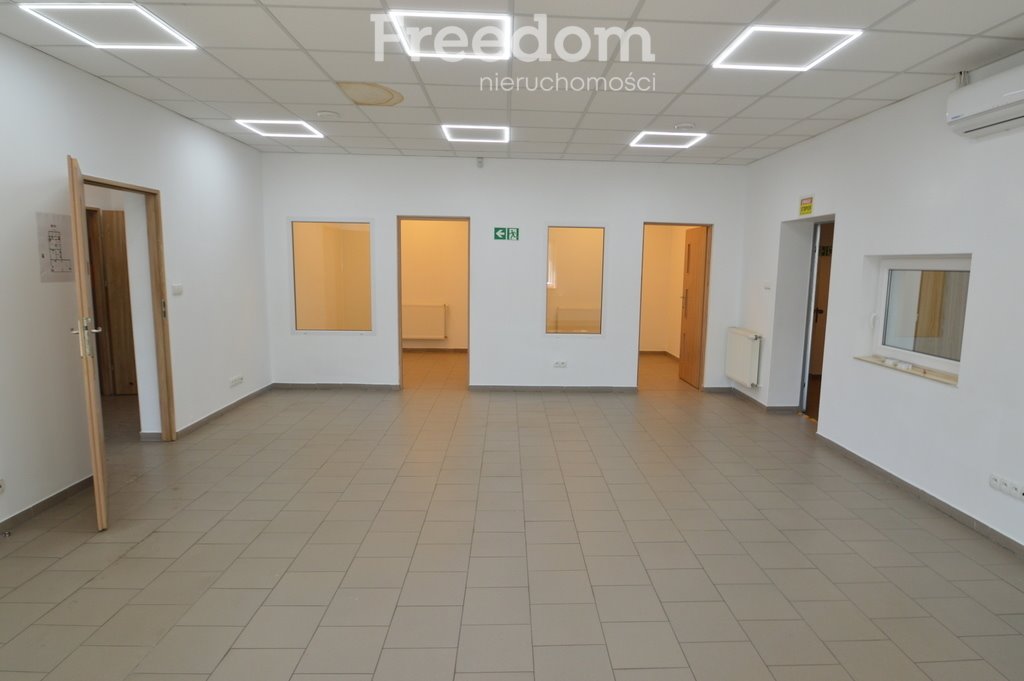 Lokal użytkowy na wynajem Opole, Zakrzów  279m2 Foto 1