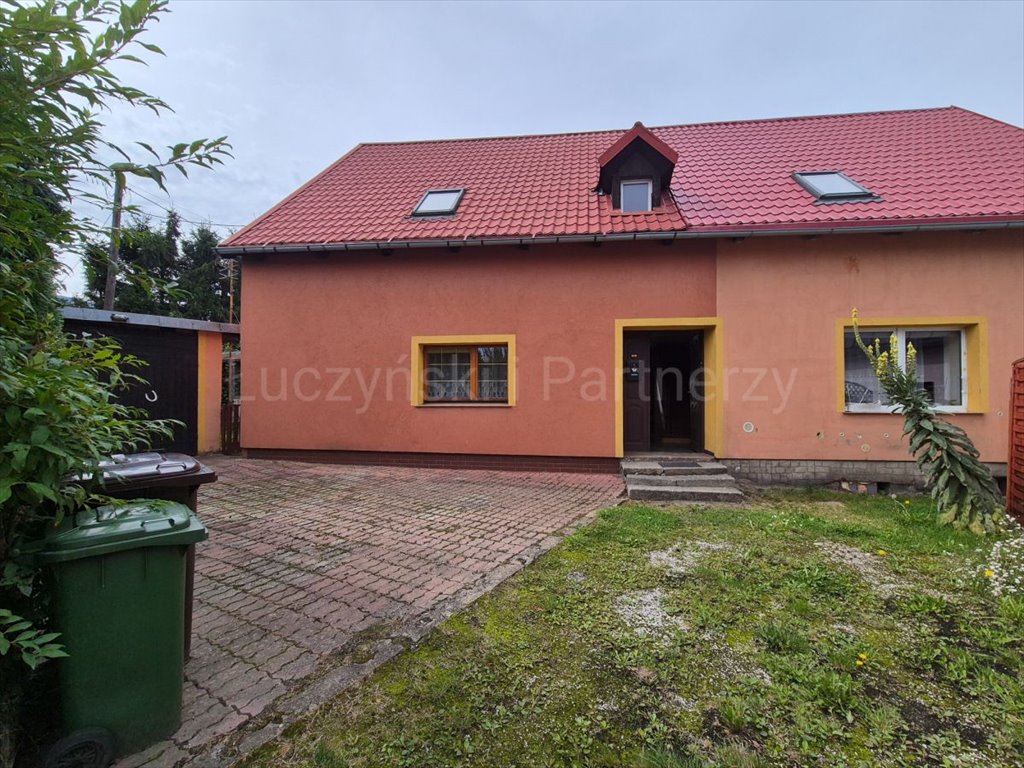 Polecam dwupoziomowe mieszkanie 66 m² z garażem i ogrodem Ściegny  66m2 Foto 1