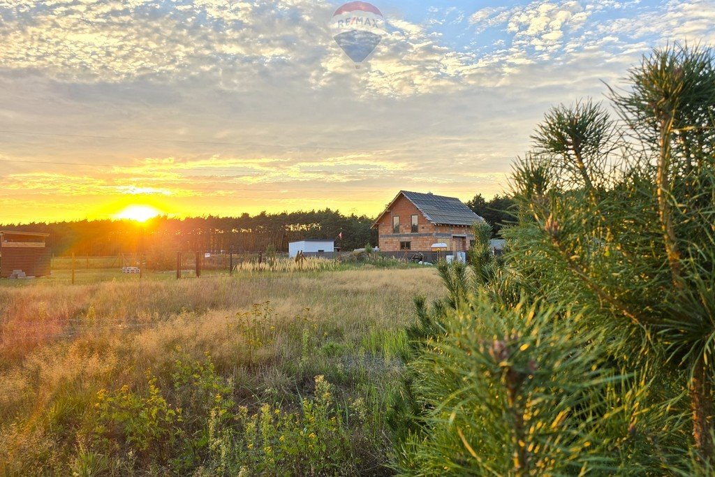 Działka budowlana na sprzedaż Zaniemyśl, Topolowa  567m2 Foto 1