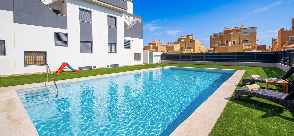 Do sprzedania luksusowy penthouse z prywatnym solarium w Orihuela Hiszpania, Orihuela Costa, Costa Blanca  84m2 Foto 1