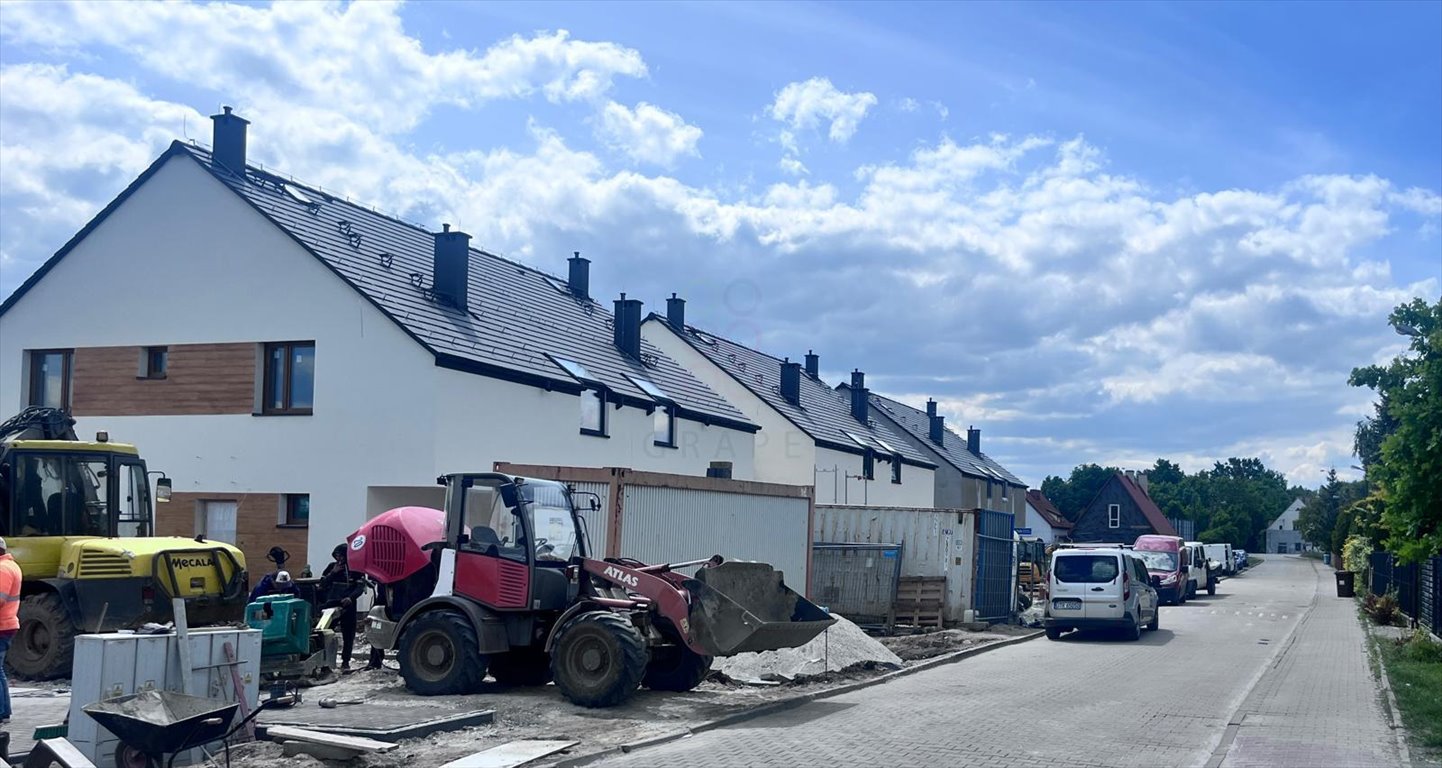 Nowoczesny dom z garażem i dużym ogrodem w Wrocławiu Wrocław  118m2 Foto 1