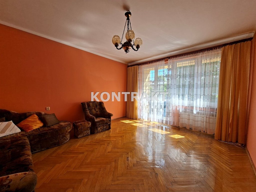 Zapraszam do obejrzenia 38 m² mieszkania z balkonem i widokiem na drzewa Oświęcim, Chrobrego  38m2 Foto 1