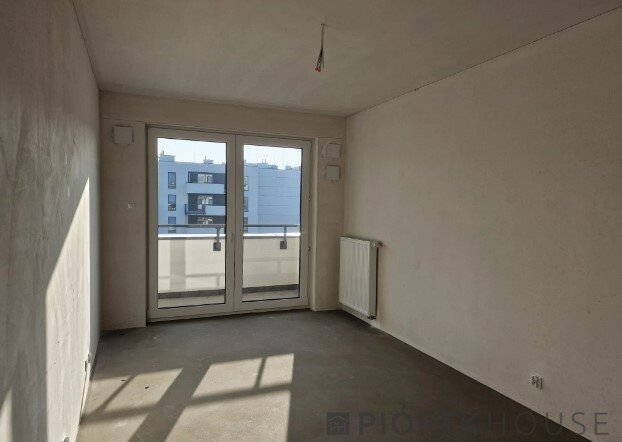 Na sprzedaż przestronne 4-pokojowe mieszkanie 72,5 m² z balkonami w Warszawie Warszawa, Włochy, Łopuszańska  73m2 Foto 1