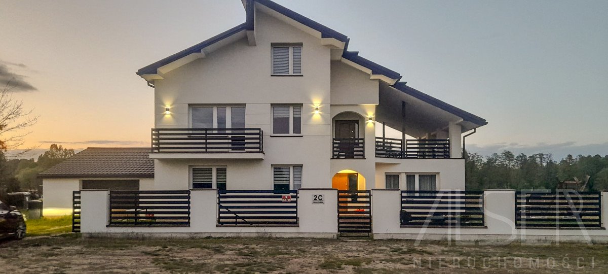 Na sprzedaż przestronny dom 265 m² z dużą działką 1440 m² w Nowym Lubielu Nowy Lubiel  265m2 Foto 1