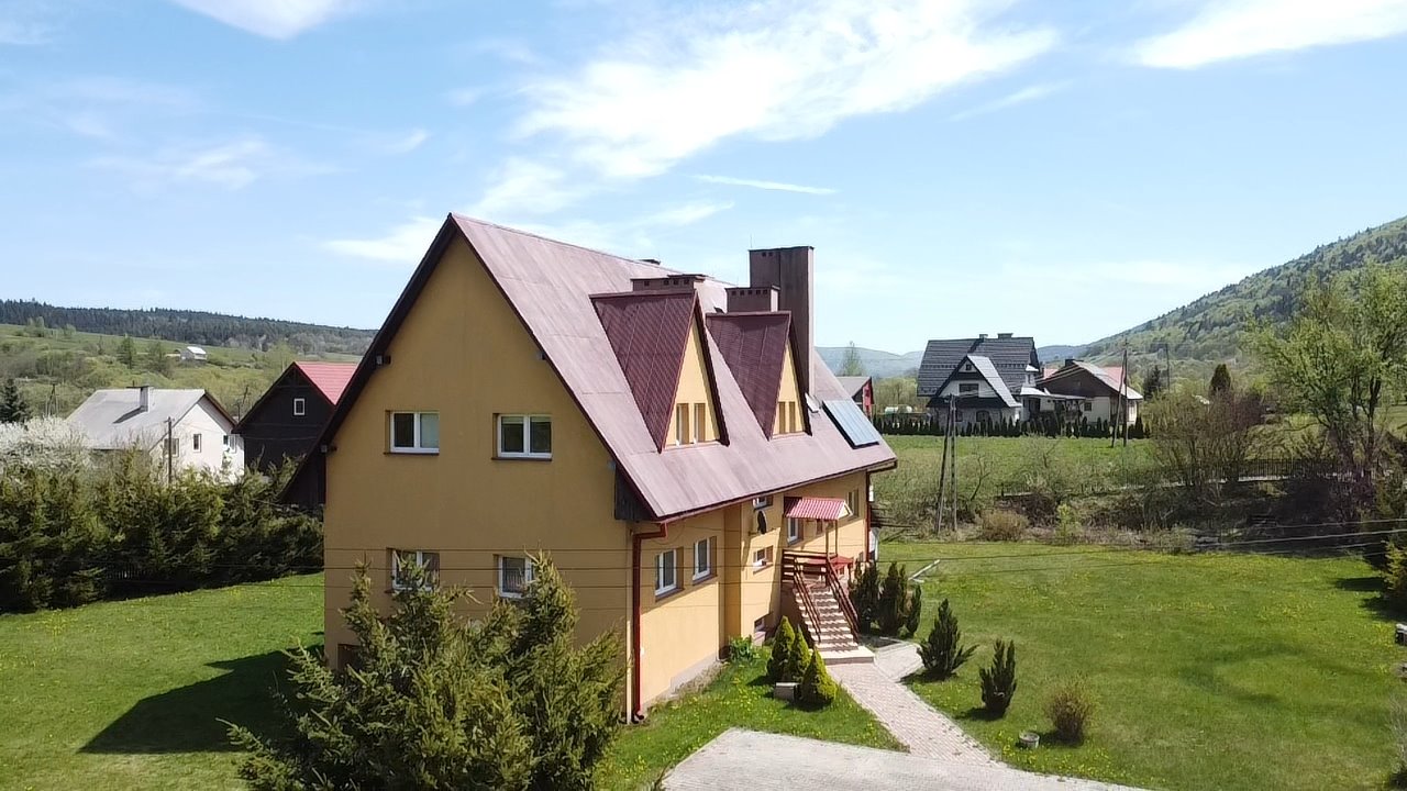 Zapraszam do pensjonatu 450 m² z potencjałem w Uście Gorlickie Uście Gorlickie  450m2 Foto 1