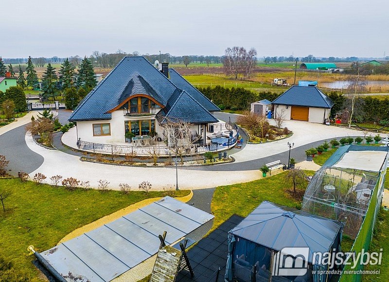 Ekskluzywna posiadłość z basenem i kortem w Modrzewiu Modrzewie  344m2 Foto 1