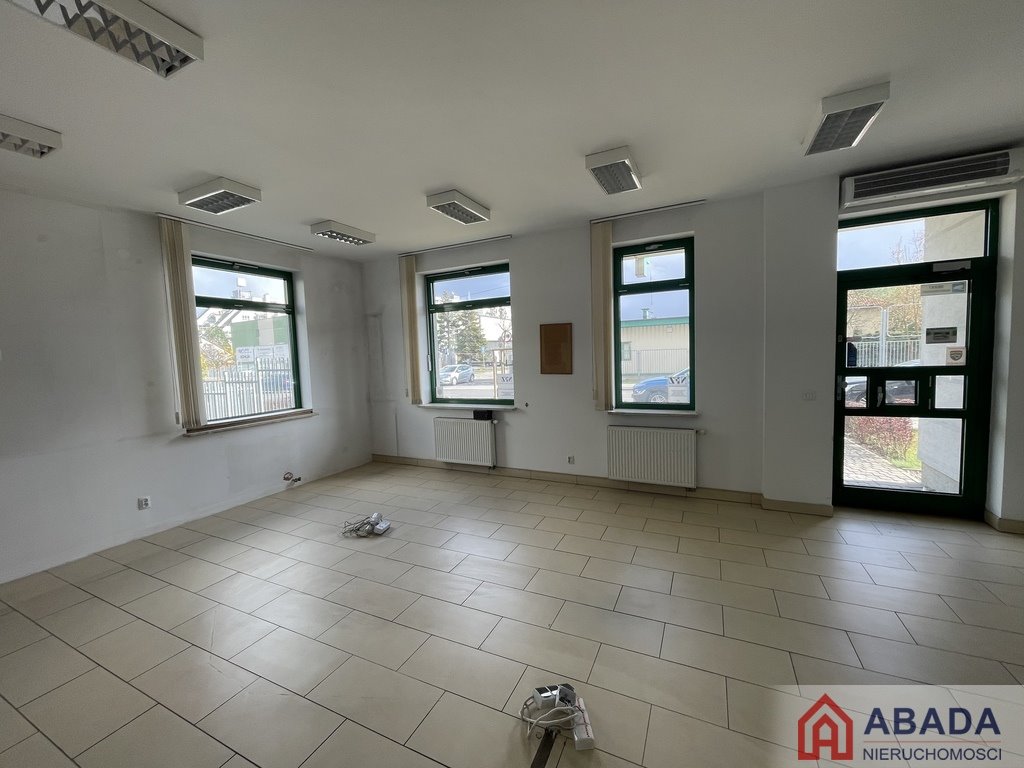 Wynajem lokalu 116 m2 w Piasecznie – bez VAT, 3 miejsca parkingowe Piaseczno  116m2 Foto 1
