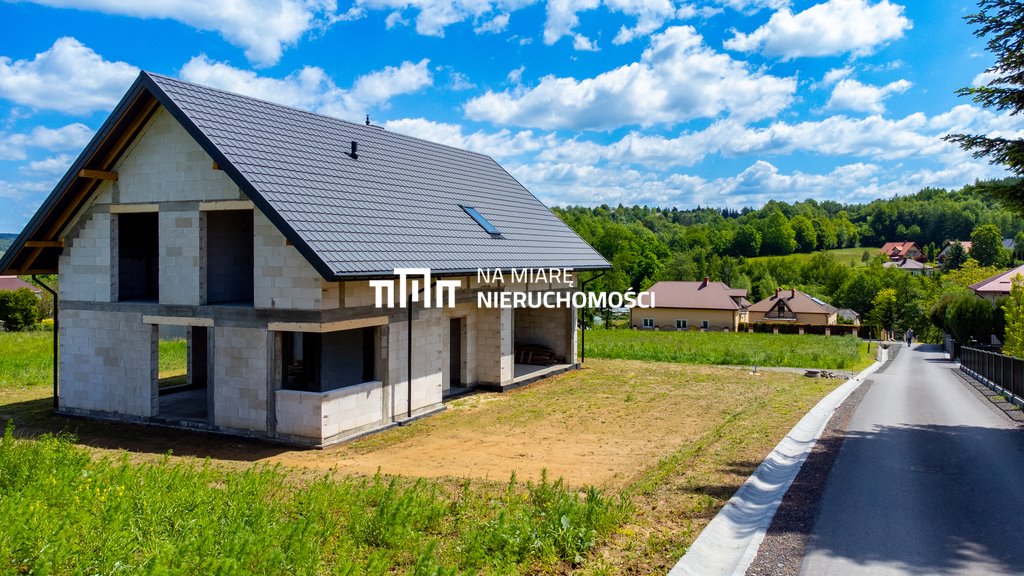 Dom na sprzedaż Hermanowa  210m2 Foto 1