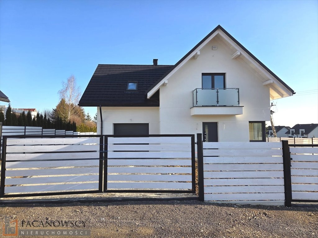 Nowoczesny dom 235m2 z garażem i tarasem w Brzozówce Brzozówka Korzkiewska  235m2 Foto 1