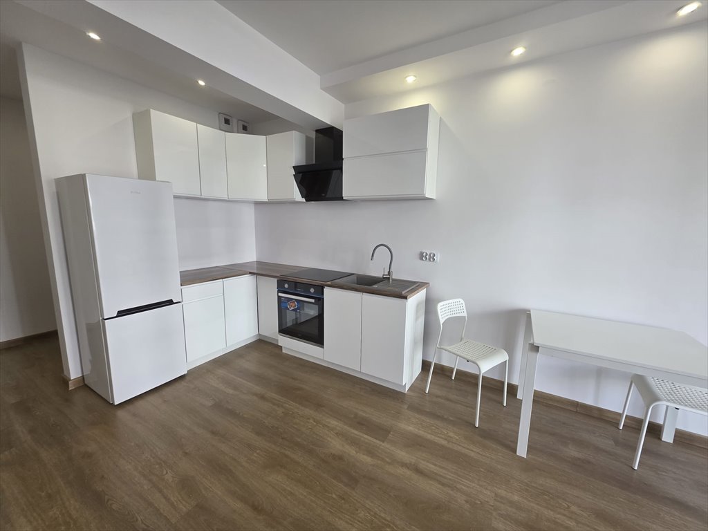 Wynajmę komfortowe 42 m² w nowym bloku z miejscem postojowym Częstochowa, Parkitka  42m2 Foto 1