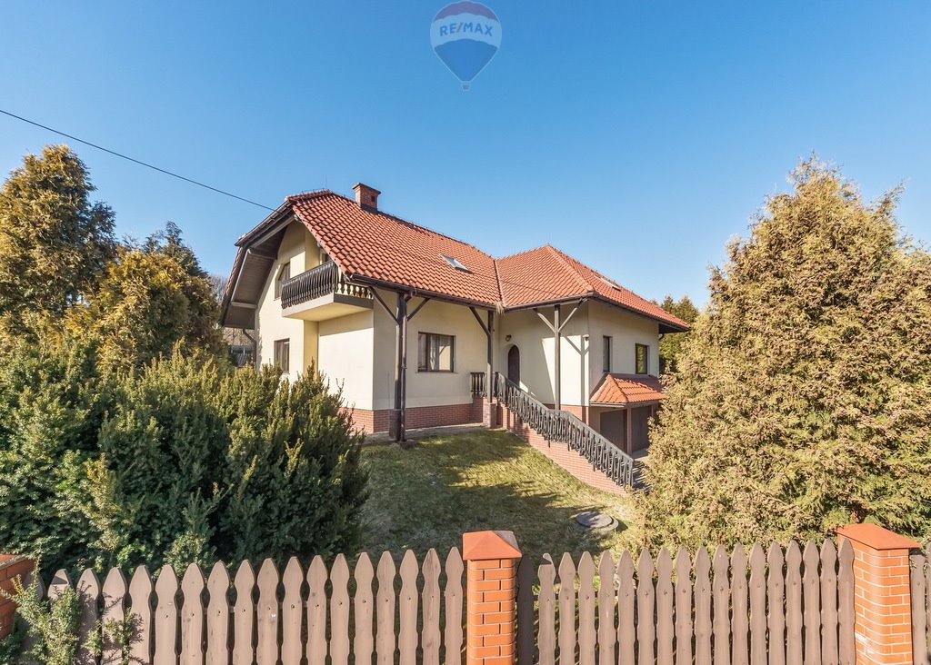 Luksusowy dom 8 pokoi z widokiem na góry i potencjałem inwestycyjnym Rajcza  293m2 Foto 1